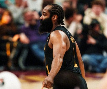 开云官网官方-骑士成功复仇活塞，哈登18+7+6率队取胜，他在场时球队豪获8胜1负